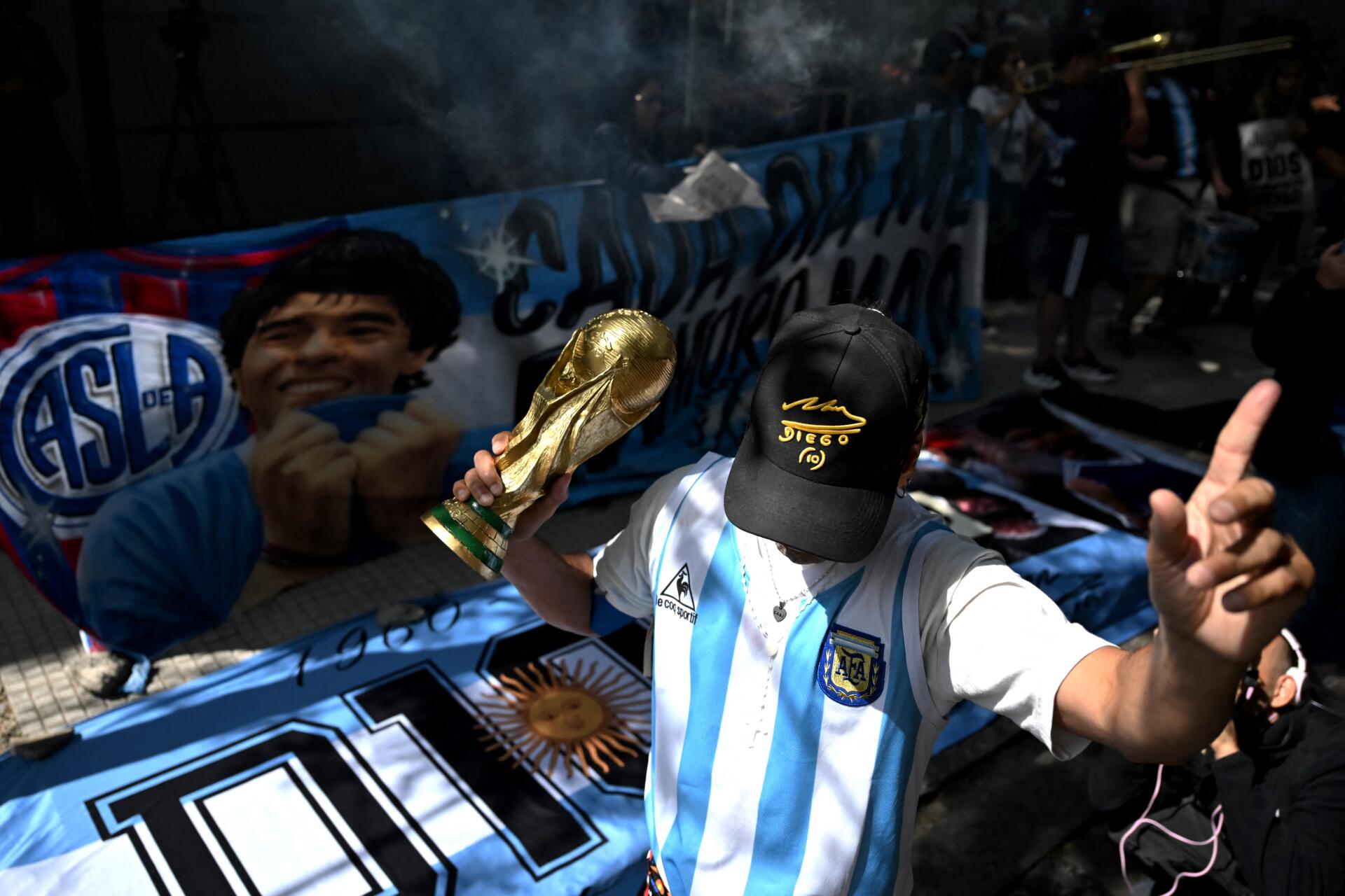 Caso Maradona: juicio continúa con policías que constataron su muerte