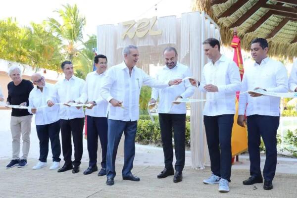 El extenista español Rafael Nadal inauguró oficialmente el hotel 