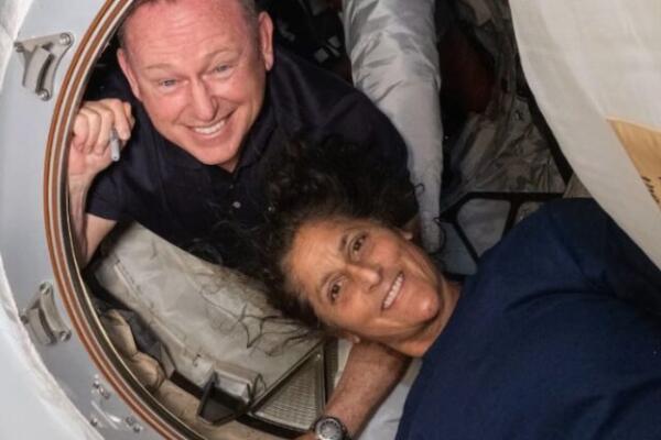 NASA pospone misión para rescatar a astronautas varados en EEI