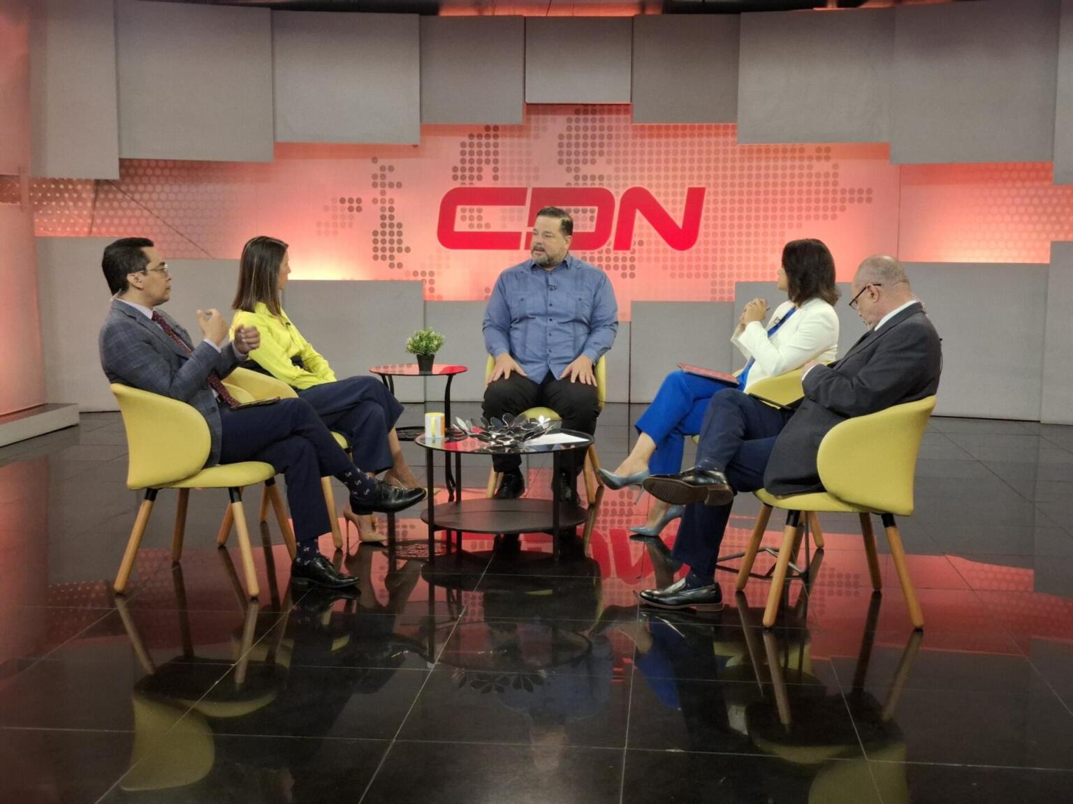 Federico Jovine, Katherine Hernández, Paíno Henríques, Julissa Céspedes y Nelson Rodríguez.