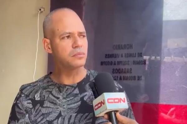 La Policía Nacional y la Dicrim realiza los levantamientos para identificar a los autores de un robo a una pizzería en Cotuí