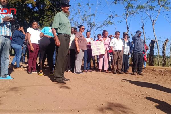 Residentes en comunidades de la provincia Dajabón piden arreglo de sus calles.