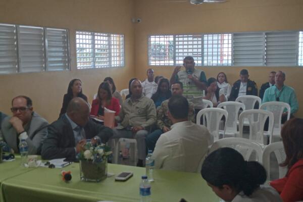 El coronel Roberto Hernández Basilio visitó el Centro de Corrección y Rehabilitación El Pinito, de La Vega.
