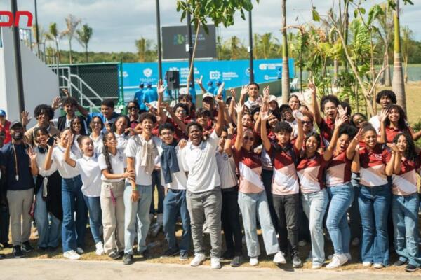 Niños y jóvenes de distintos centros educativos de la provincia La Altagracia