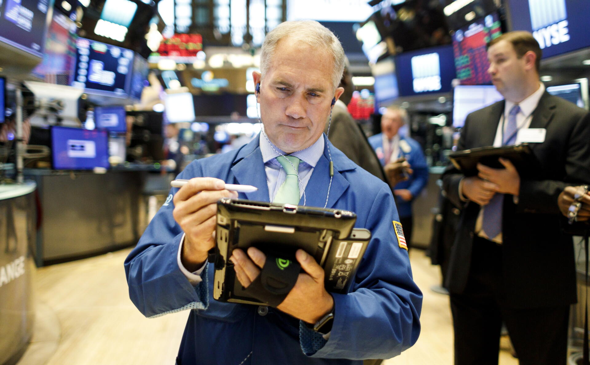 Wall Street Cierra en rojo tras la imposición de aranceles de EE.UU. a Canadá y México