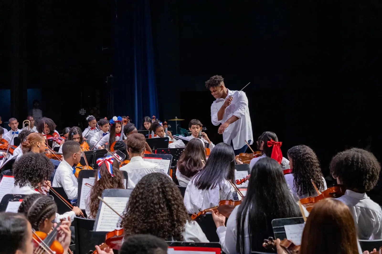 Héctor Emmanuel Almánzar García: un talento dominicano que conquista la música clásica internacional