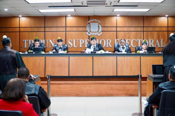 Miembros del  Tribunal Superior Electoral (TSE)