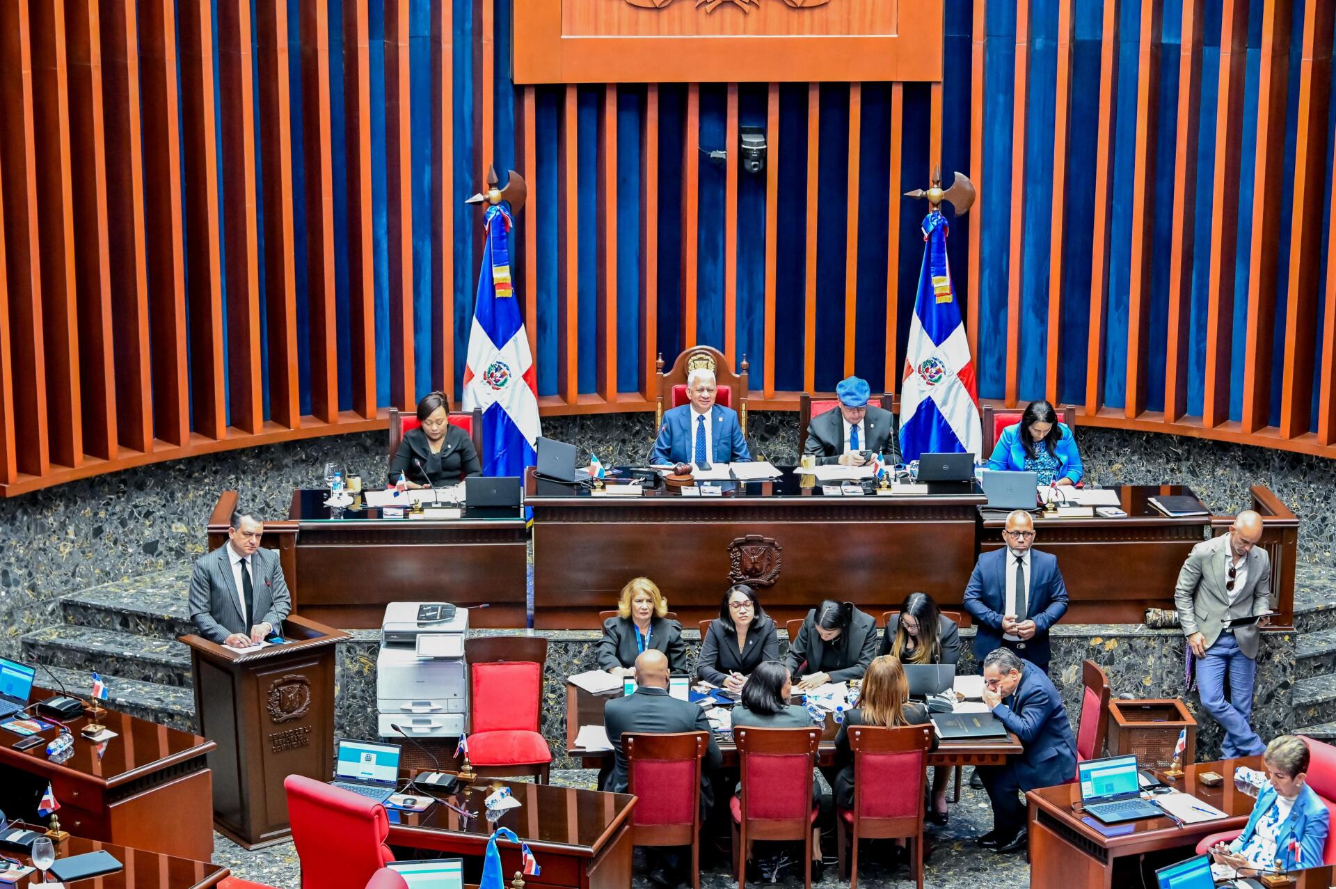 Senadores convertidos en Comisión General escuchan al presidente de la JCE sobre nuevo proceso de cedulación