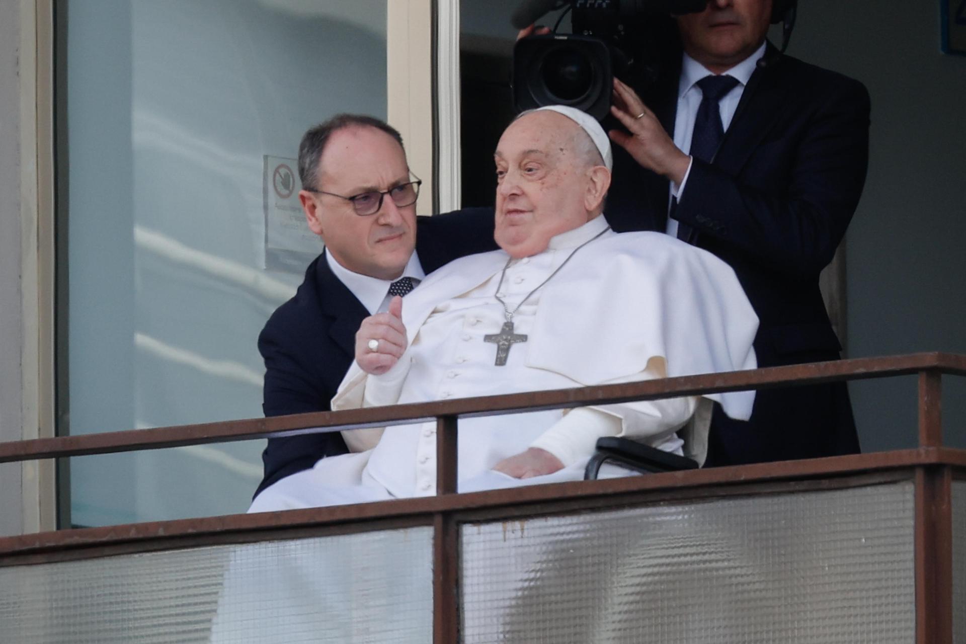 Papa Francisco reaparece ante el público.