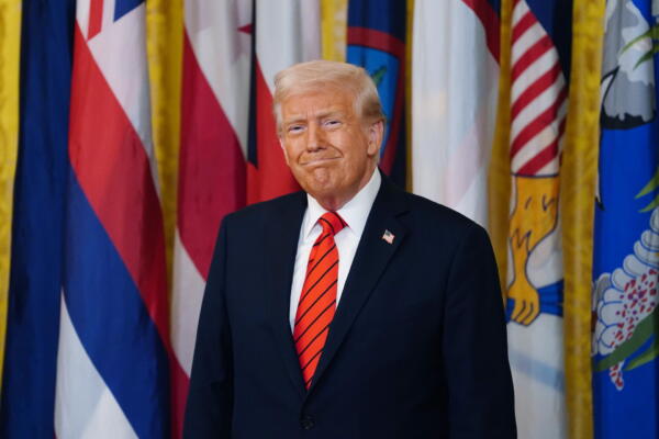 Trump firma orden para impulsar la producción de tierras raras, sector dominado por China