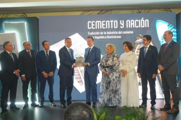 Adocem lanzó oficialmente el libro 