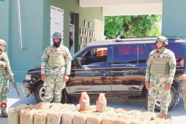 Ejército incauta 162 galones de gasolina en Dajabón. (Foto, fuente externa)