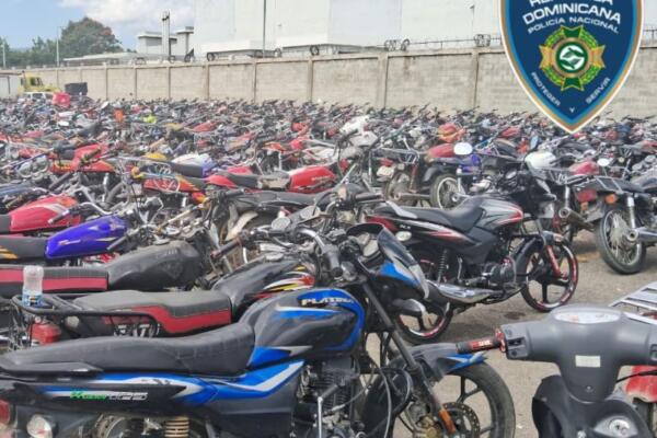 Motocicletas incautadas por la Policía Nacional en Santiago.