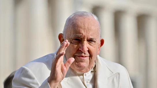 Retiran la ventilación mecánica al papa Francisco