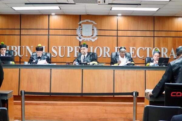 Rechazan impugnación sobre elección de miembros del Comité Político del PLD. (foto, fuente externa)