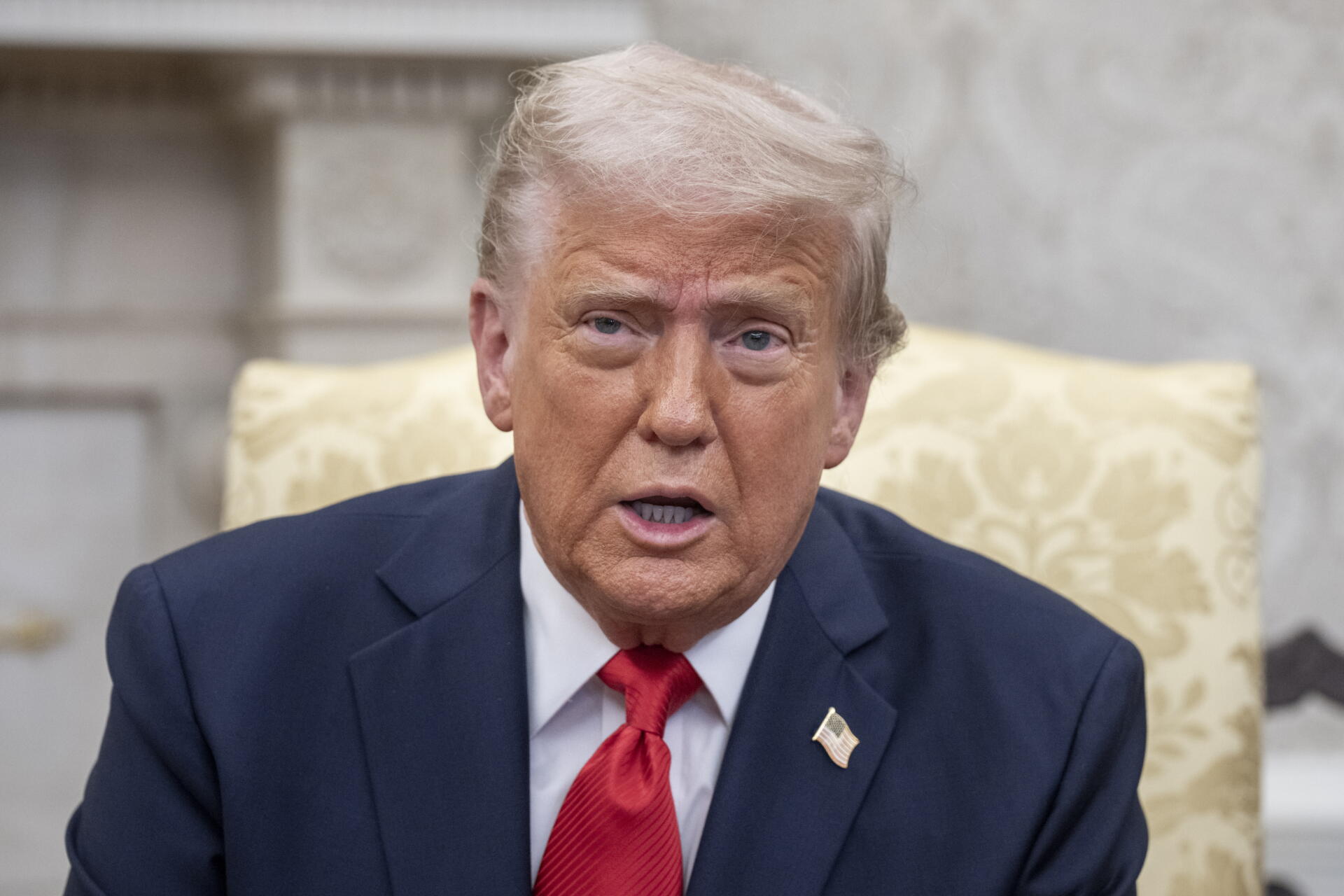 Trump, que llegó al poder con la promesa de poner fin al conflicto, ha protagonizado un acercamiento a Rusia y fuertes críticas a Ucrania, aunque en las últimas semanas ha expresado también frustración por el hecho de que el Kremlin no haya aceptado una tregua en los combates.