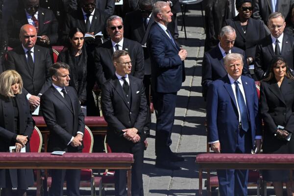 El funeral del papa Francisco en la plaza de San Pedro permitió reunirse a Trump, Zelenski y la Unión Europea.