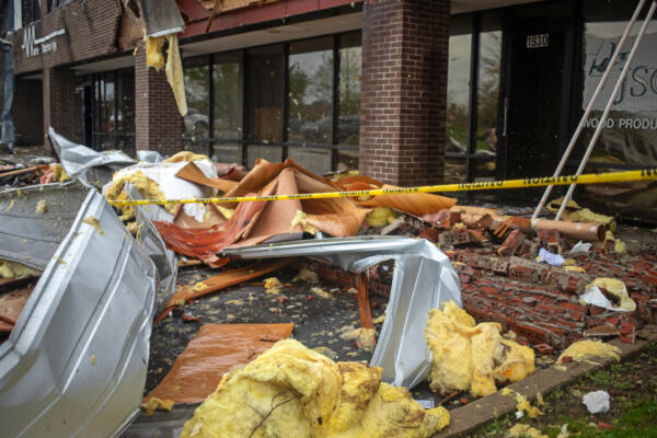 Tormentas, inundaciones y tornados dejan al menos 16 muertos en Estados Unidos
