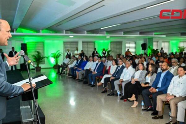 Ulises Rodríguez, alcalde del Ayuntamiento de Santiago.