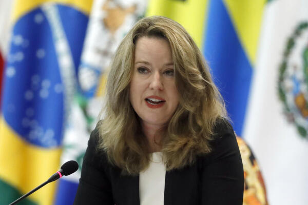 Fotografía de la directora general de la Organización Internacional para las Migraciones (OIM), Amy Pope, durante una conferencia de prensa, en Ciudad de México. EFE/Mario Guzmán