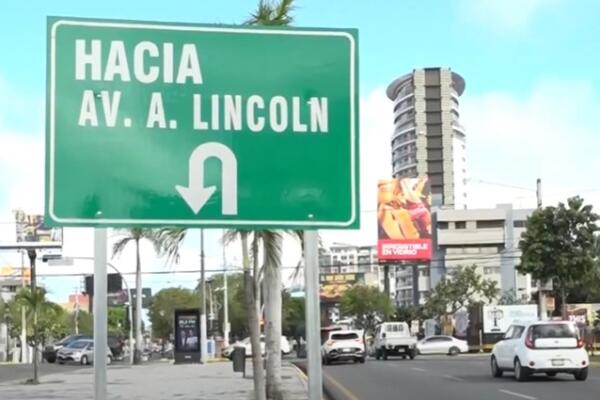 Conductores expresaron rotundo rechazo a la prohibición del giro a la izquierda desde la avenida Winston Churchill hacia la 27 de Febrero.