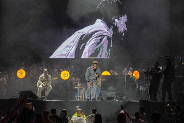 En una noche llena de adoración y esperanza, la agrupación cristiana Barak regresó a los escenarios dominicanos con su gira “Dios es fuerte”.