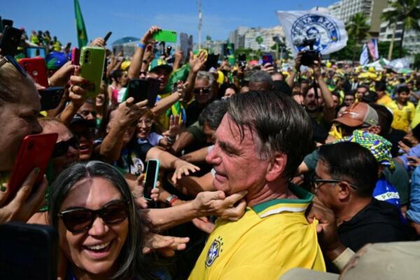 Bolsonaro encabeza protesta en Sao Paulo tras ser inculpado por presunta trama golpista