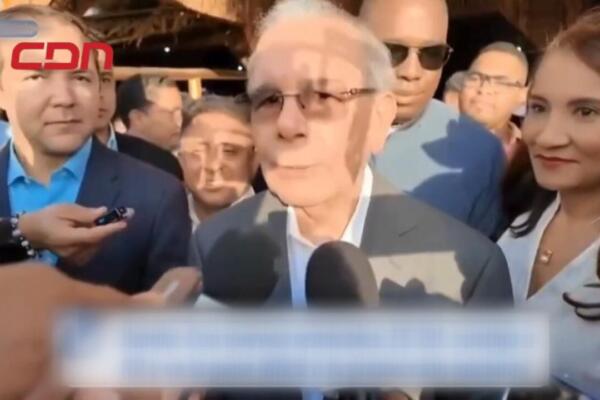 El expresidente Danilo Medina acusa a Estados Unidos de sancionar a RD con aranceles y asegura que el PLD está listo para volver al poder. Foto: CDN Digital