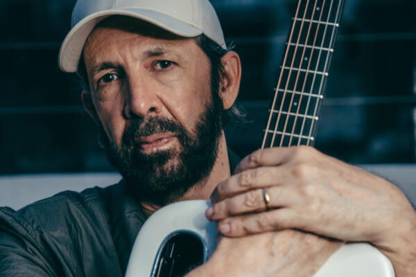 Juan Luis Guerra colgó en su IG: “La oración del justo es eficaz y poderosa” Santiago 5:16.