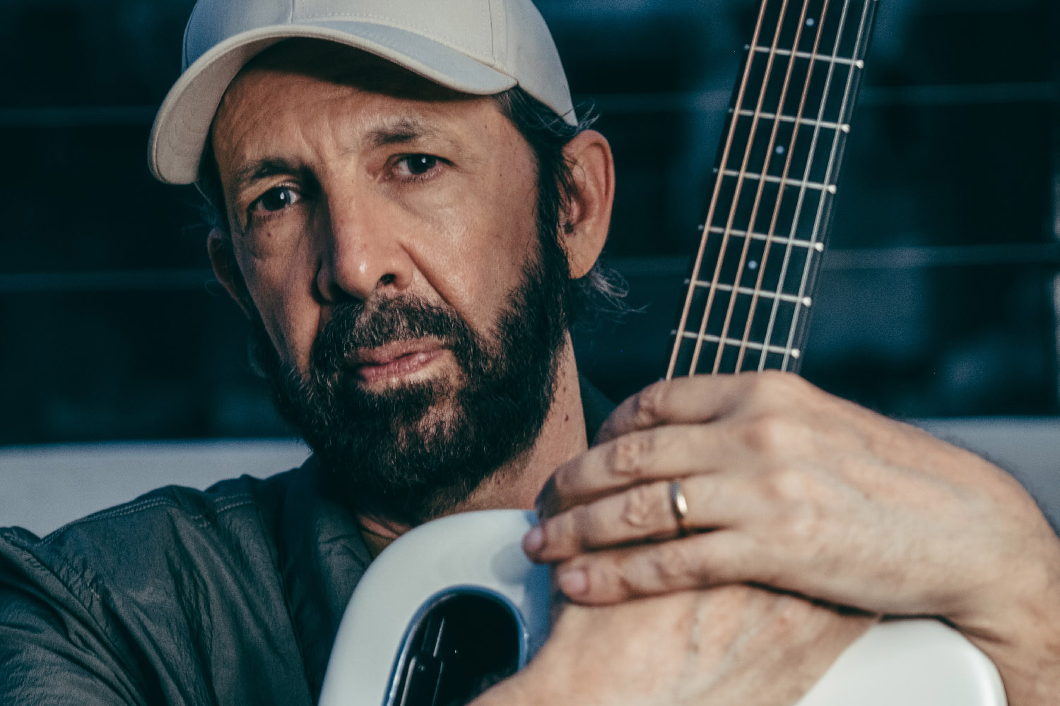 Juan Luis Guerra colgó en su IG: “La oración del justo es eficaz y poderosa” Santiago 5:16.
