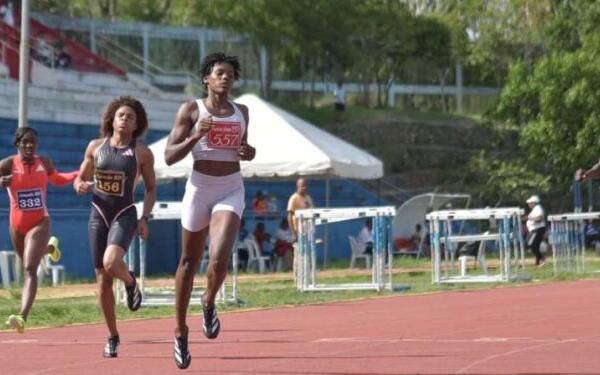 Paulino corrió 49.21 y se impuso en otra batalla contra Salwa Ed Naser, Barehin, quien cronometró 49.33.