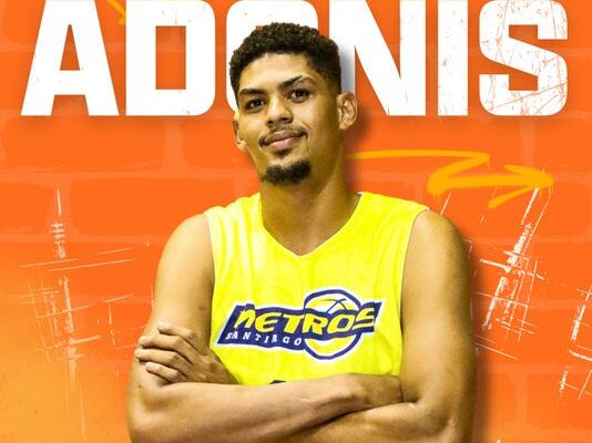 López también ha tenido participación en ligas internacionales. En 2024, jugó con el equipo San Salvador en la Liga Mayor de Baloncesto de El Salvador, donde tuvo una actuación sobresaliente en 8 partidos: promedió 21.4 puntos, 14.5 rebotes y 3.3 asistencias por encuentro, con un impresionante 67.9% de efectividad en tiros de dos puntos.
