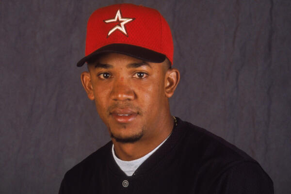 Veterano de 15 campañas en las Mayores (de 1999 al 2013), Dotel lanzó para 13 equipos, pero pasó la mayor parte de su tiempo en Houston, donde estuvo desde el 2000 hasta el 2004. Dotel, Brad Lidge y el miembro del Salón de la Fama Billy Wagner formaron una dominante parte final del bullpen en el 2003.