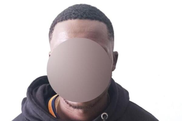 La Policía Nacional informó que apresó a un haitiano prófugo por homicidio en Constanza. Fue identificado como Luis Enock Louis, de 27 años. Foto: Fuente Externa