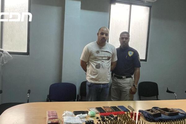 La Policía Nacional apresó a “El Jurón”, presunto delincuente buscado por dos homicidios en Gualey, Distrito Nacional. Foto: CDN Digital