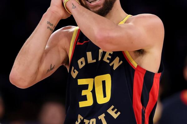 Curry, ganador de medalla de oro en los Juegos Olímpicos de París de 2024,ha fundamentado sus logros personales y profesional en base a la Biblia. Su frase en sus calzados: “Filipenses 4:13” ¡Todo lo puedo en Cristo que me fortalece!