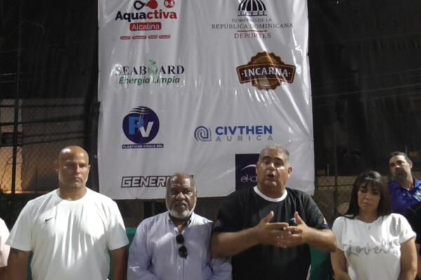 
El saque inaugural  del acto estaba a cargo del Ministro de Deportes, Ing. Kelvin Cruz, no fue realizado, debido a la tragedia nacional ocurrida en la discoteca Jet set. 