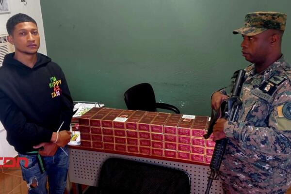 Descubren contrabando de 45,000 cigarrillos ocultos bajo carga de naranjas. (foto, fuente externa)