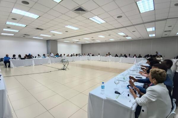 Coopsano y gremios de comunicación de Santiago fortalecen formación en inteligencia artificial