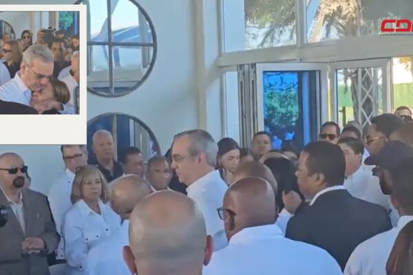 Abinader asiste al velatorio de la gobernadora Nelsy Cruz. (foto, fuente externa)