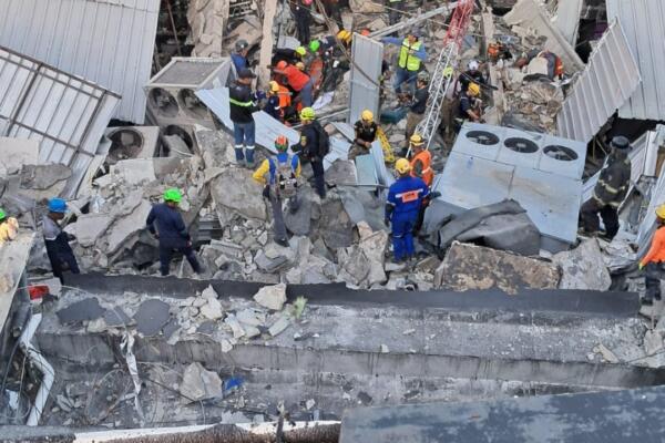 Familias comparten fotos para localizar a desaparecidos tras tragedia en Jet Set
