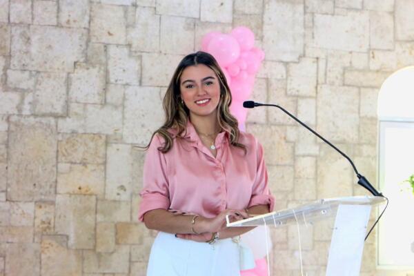 Gabriela Duquela llega a Leones de Santo Domingo y asumirá funciones como Asistente de Operaciones y Players Personnel.
