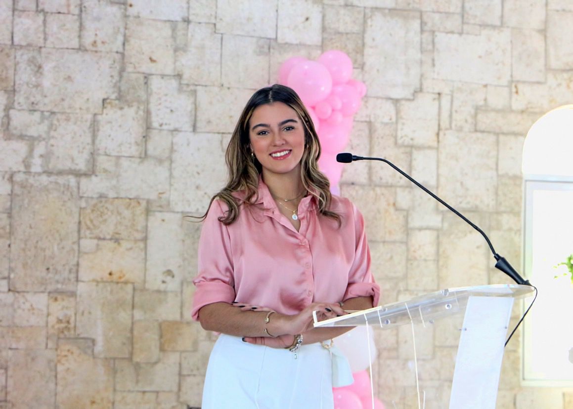 Gabriela Duquela llega a Leones de Santo Domingo y asumirá funciones como Asistente de Operaciones y Players Personnel.