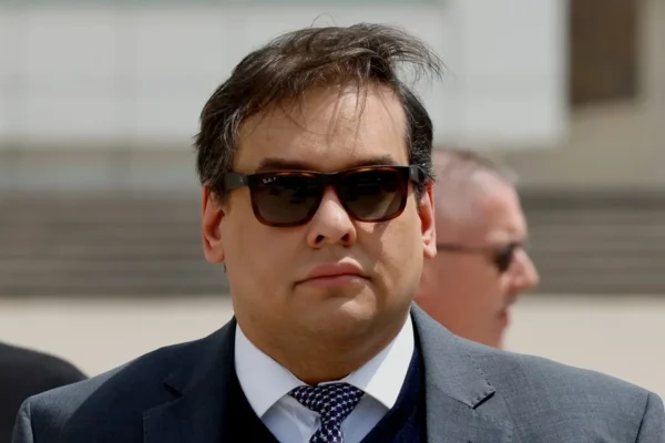 George Santos Excongresista es condenado a siete años