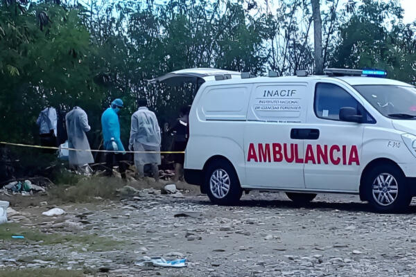 Hallan cuerpo en descomposición en matorrales de Los Frailes