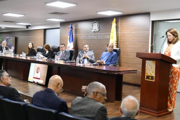 JCE realiza audiencia pública para conocer el borrador del Reglamento de la Ley 4-23. (Foto, fuente externa)