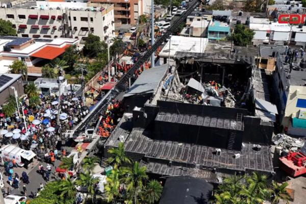 CDN rememoró el triste martes 8 de abril, cuando el techo de la discoteca Jet Set se vino abajo, acabando con la vida de cientos de personas.