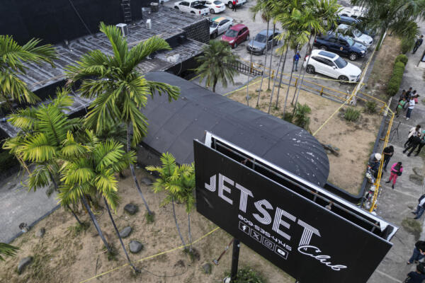 Esta vista aérea muestra la zona limpia tras el derrumbe del techo de la discoteca Jet Set en Santo Domingo el 11 de abril de 2025.
