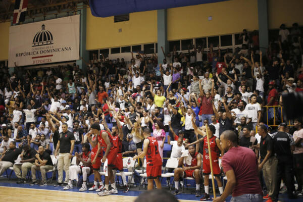Leones de Santo Domingo jugarán en el club Mauricio Báez para la temporada 2025 de la LNB