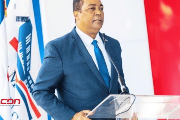 Victor D'Aza anuncia revisión de leyes territoriales tras tragedia en discoteca Jet Set. (foto, fuente externa)